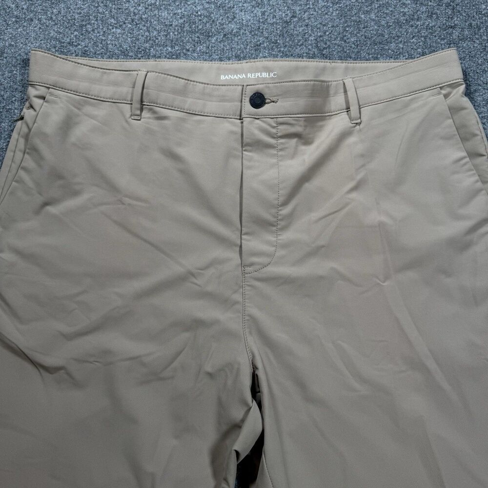 Banana Republic Slim Athletic Performance Khaki Chino Men's 40X32 Casual Pants